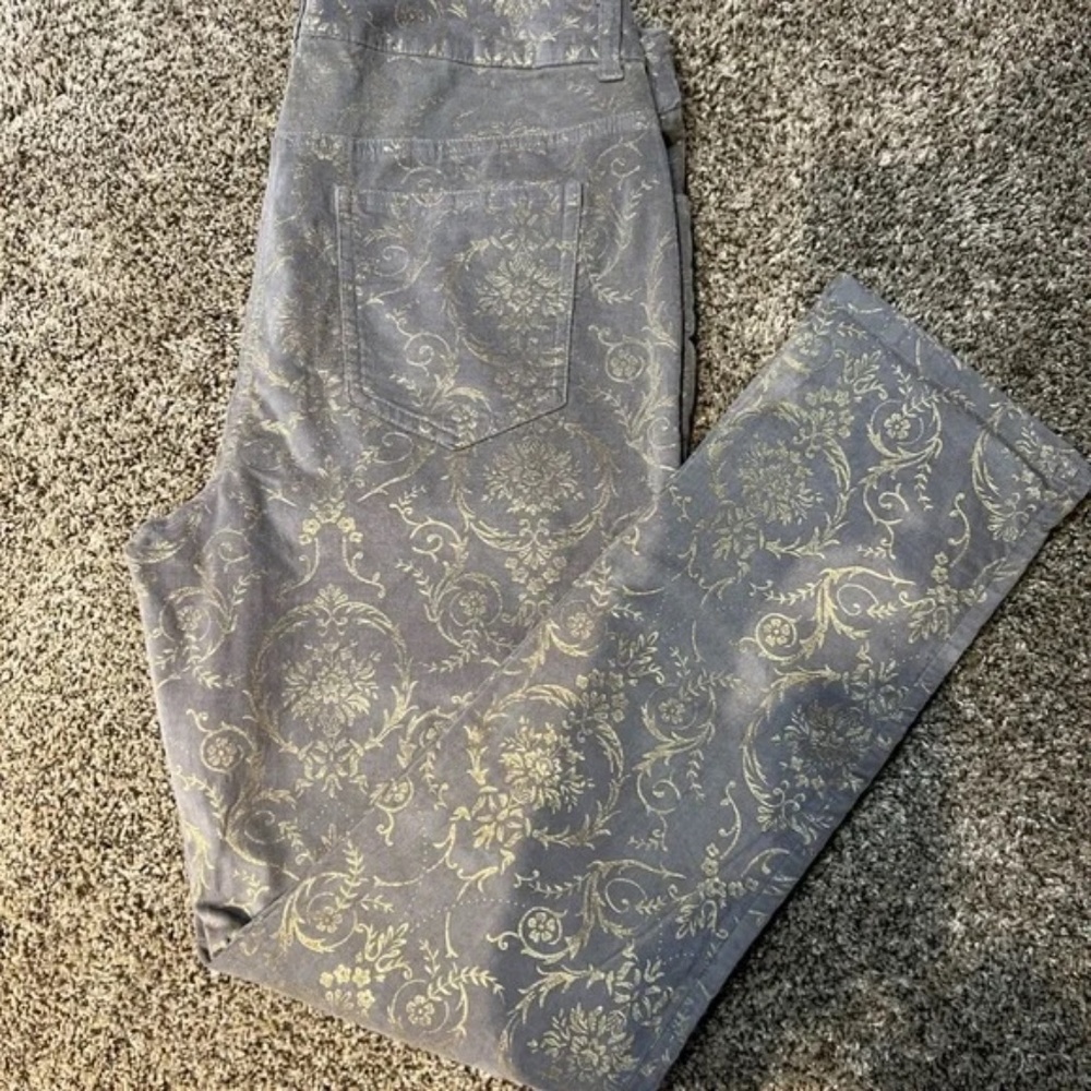 *HOLIDAY* CHICO'S GRAY AND GOLD COTTON VELVETEEN PANTS